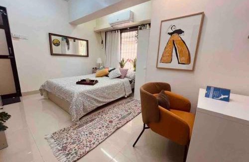 Bandra West Apartamento | Dawn - A Spacious Modern Studio in Bandra at Almeida Park by Connekt Homes