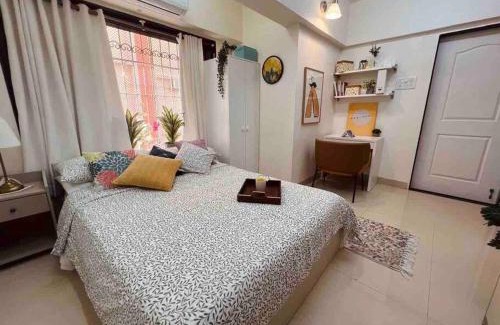 Bandra West Apartamento | Dawn - A Spacious Modern Studio in Bandra at Almeida Park by Connekt Homes
