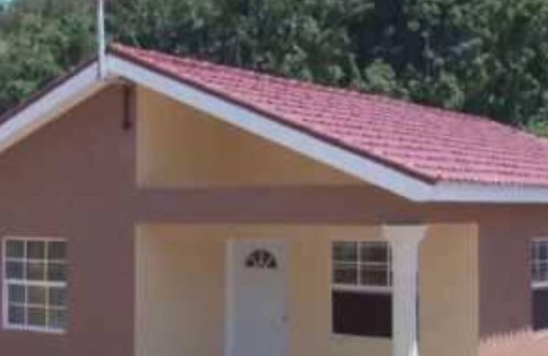 Boscobel Casa | DAWN'S B & B. LOCATED NEAR THE BOSCOBEL AIRPORT. OVERLOOKING THE BLUE BLUOCEAN