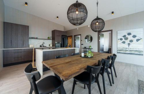 Akureyri Casa | Day Dream Hyrnuland