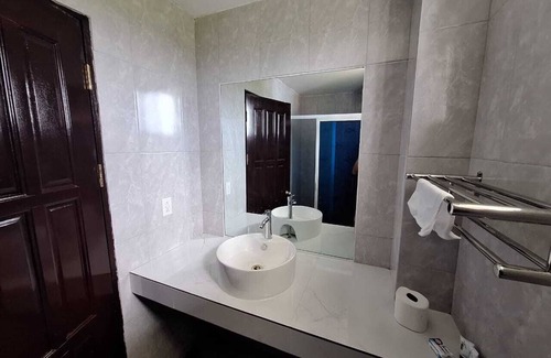 Armenia Hotel | Day & Night Hotel Belmopan