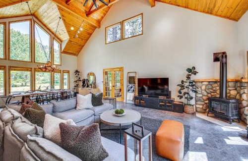 Naches Casa | Day Trip to White Pass Luxe Cabin on Naches River