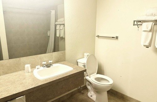 Drayton Valley Hotel | Days Inn by Wyndham Drayton Valley