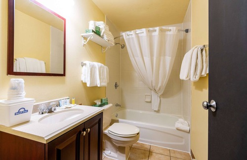 Coeur d'Alene Hotel | Days Inn by Wyndham Coeur d'Alene