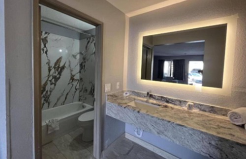 Biggs Field Hotel | Days Inn by Wyndham El Paso Airport East