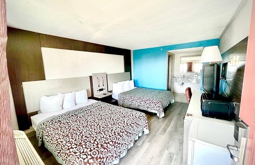 Biggs Field Hotel | Days Inn by Wyndham El Paso Airport East