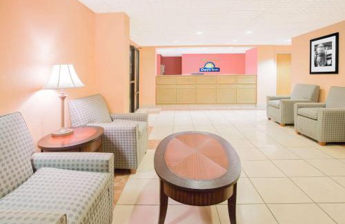 Hattiesburg Hotel | Days Inn by Wyndham Hattiesburg MS