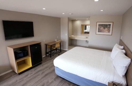 Hemet Hotel | Days Inn by Wyndham Hemet