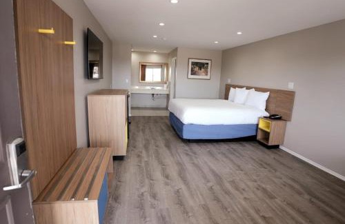 Hemet Hotel | Days Inn by Wyndham Hemet