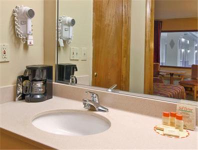 Jacksonville Hotel | Days Inn by Wyndham Jacksonville NC