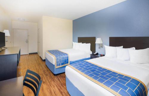 Macon Hotel | Days Inn by Wyndham Macon I-75 North