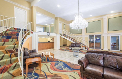 Hollins Hotel | Days Inn by Wyndham Roanoke Near I-81