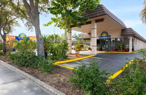 United Central Hotel | Days Inn by Wyndham St. Petersburg Central