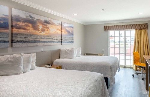Mid-City Hotel | Days Inn by Wyndham Santa Monica