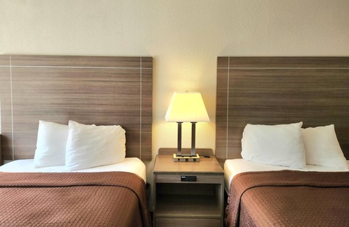 Seguin Hotel | Days Inn by Wyndham Seguin TX