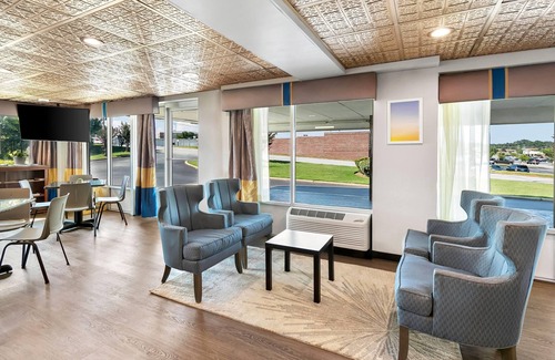 Seneca Hotel | Days Inn by Wyndham Seneca / Clemson Area
