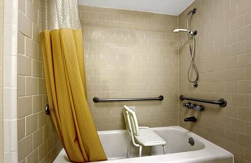 Emporia Hotel | Days Inn by Wyndham Emporia