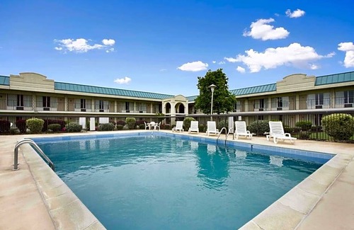 Emporia Hotel | Days Inn by Wyndham Emporia