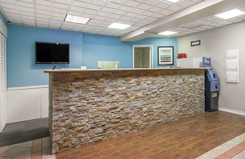 Wildwood Hotel | Days Inn & Suites by Wyndham Wildwood