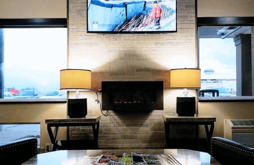 Morris Hotel | Days Inn & Suites by Wyndham of Morris