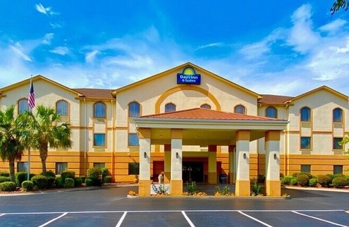 Prattville Hotel | Days Inn & Suites by Wyndham Prattville-Montgomery