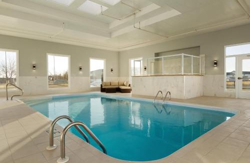 Brooks Hotel | Days Inn & Suites by Wyndham Brooks