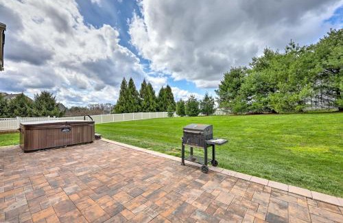 Glenelg Casa | Dayton House with Private Hot Tub, Patio, Grill