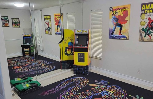 Daytona Beach Casa | Daytona Beach pool, playset, GAME ROOM hot tub, 5 bedroom home