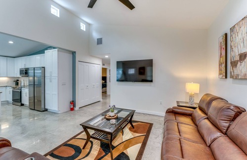 Holly Hill Casa | Daytona Beach Vacation Home ~ 4 Mi to Main St Pier
