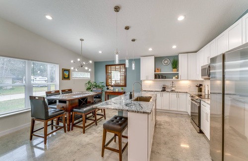 Holly Hill Casa | Daytona Beach Vacation Home ~ 4 Mi to Main St Pier