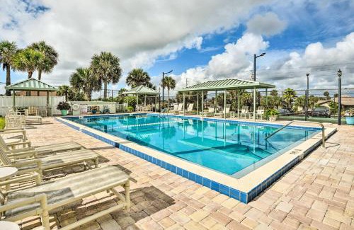Ocean View Halifax Estates Apartamento | Daytona Condo with Community Pool, Walk to Beach!