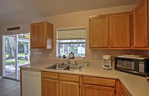 Holly Hill Casa | DAYTONA “PICTONA” 3BR/2BA POOL HOME, NASCAR/ROLEX/TURKEY RUN/LPGA GOLF TOO!