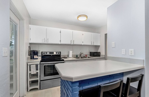 South Daytona Casa | Daytona's Dual Delight: Beach & Speedway Access