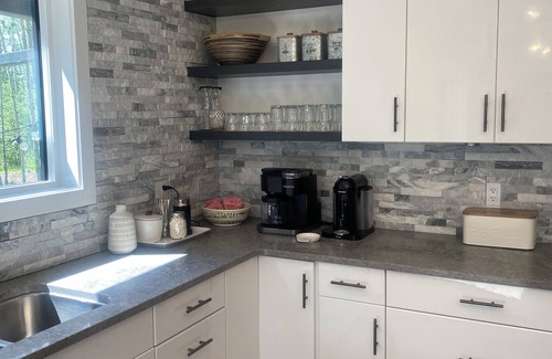 Westerose Cabina | Daze Off - Modern Cabin at Pigeon Lake (Pet Friendly)