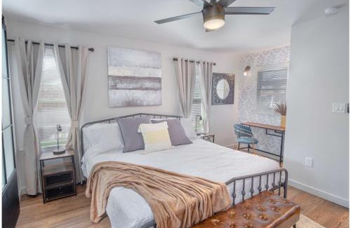 Southtown Casa | Dazzling 3 BR2 BA Home Near Downtown Tower Americas