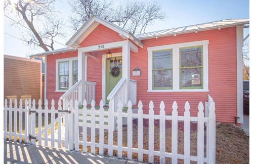 Southtown Casa | Dazzling 3 BR2 BA Home Near Downtown Tower Americas