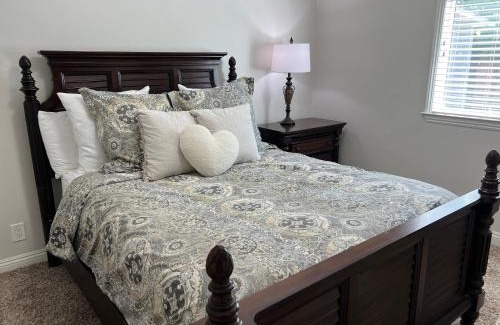 Hermosa Village Casa | Dazzling 5 Bedroom Pool Home 1/4 Mile To Disney