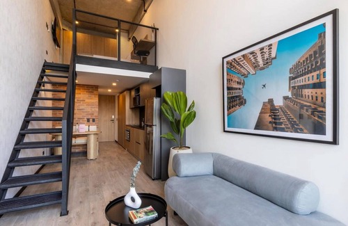 Barrios Unidos Apartamento | Dazzling Duplex in Virrey