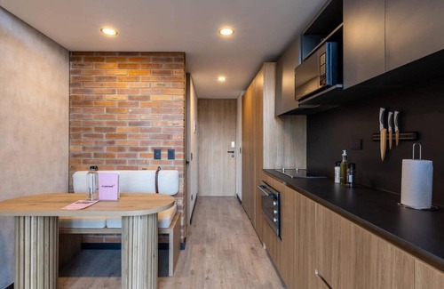 Barrios Unidos Apartamento | Dazzling Duplex in Virrey