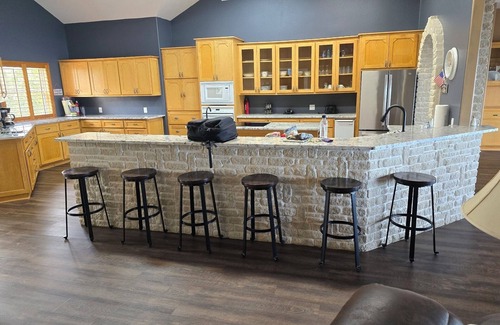 Milam Casa | Dazzling Lake Front Views