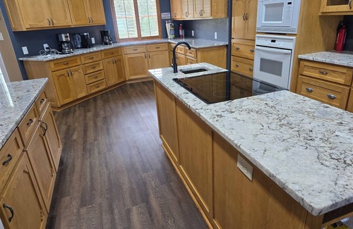 Milam Casa | Dazzling Lake Front Views