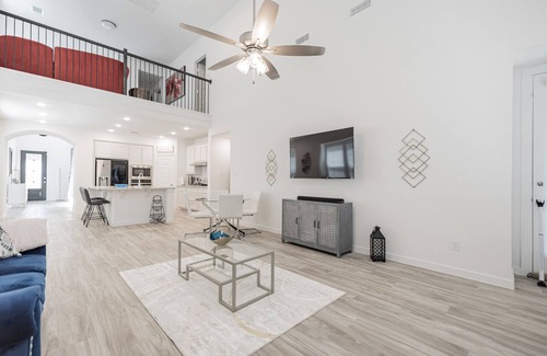 Royse City Casa | Dazzling Newly Built Modern Home 17 minutes from Rockwall Harbor. Pet Friendly!