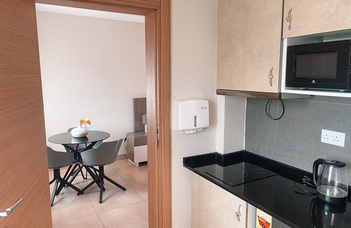 Greenhill Apartamento | Dazzling studio near Airport