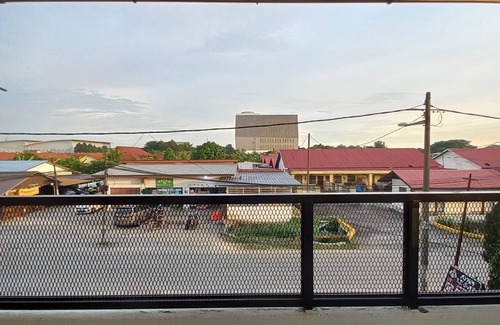 Shah Alam Casa | DC Garden Homestay 6 with Netflix, WiFi & Private Balcony in Shah Alam