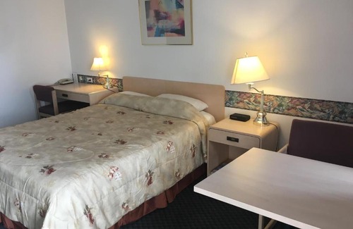 Dawson Creek Hotel | DC Lodge