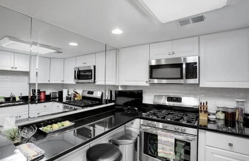 West End Casa | DC's Best Address -10min to White HSE - 500 mbps