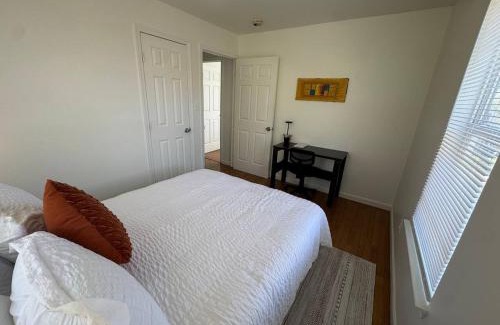 Jefferson Manor Casa | DC Suburb Home with Parking Near Metro DC