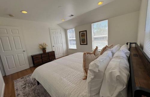 Jefferson Manor Casa | DC Suburb Home with Parking Near Metro DC