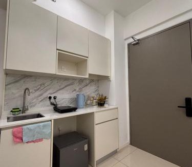 Likas Casa | Ddy & Mmy # Bay suites likas