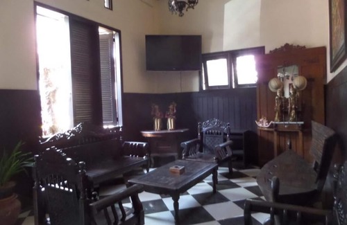 Malang Casa | De Clove Guest House